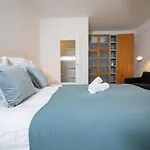 Apartment Blue - Zentral Und Gut Angebunden